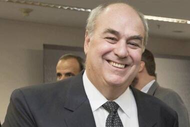 Roberto Irineu Marinho - ( R$ 15,93 bilhões) filho mais velho do fundador da rede Globo Roberto Marinho. Ele aparece na quinta posição no ranking de bilionários da "Forbes Brasil"