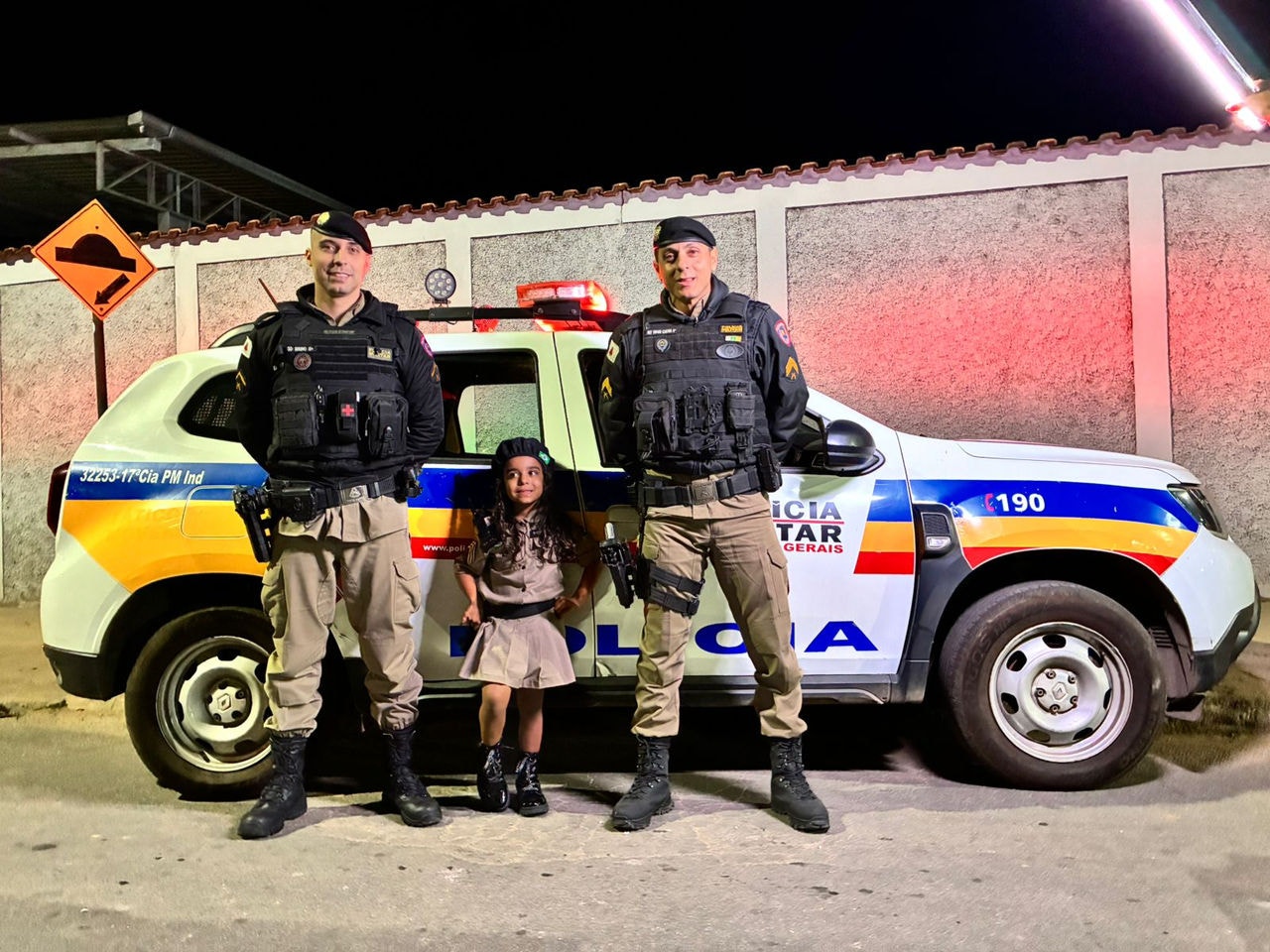 Pérola é conhecida por ser uma admiradora da polícia