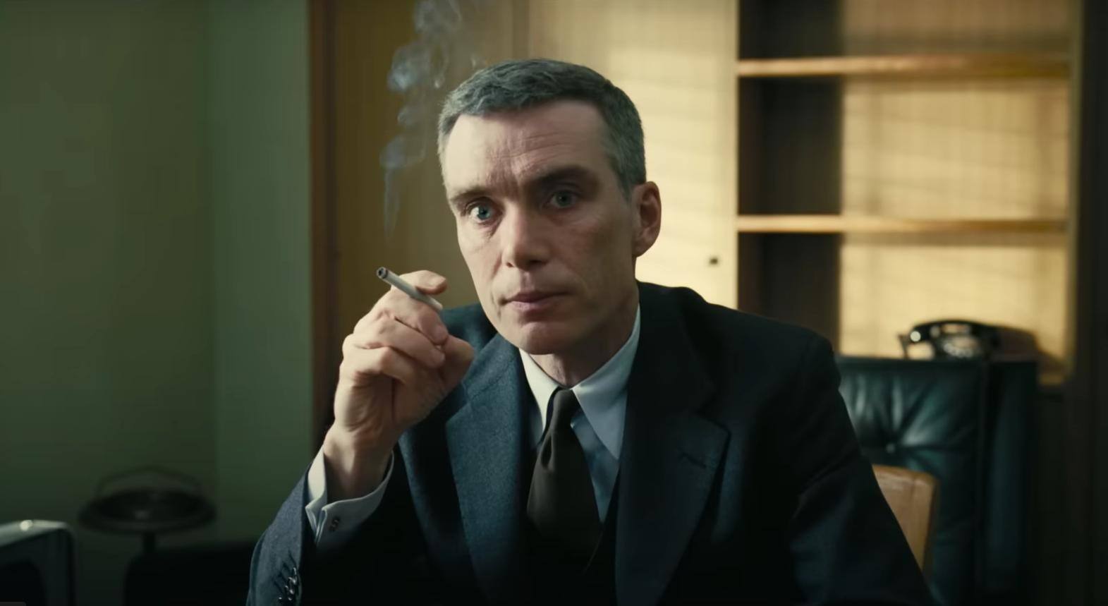 O britânico Christopher Nolan em cena de ' Oppenheimer'