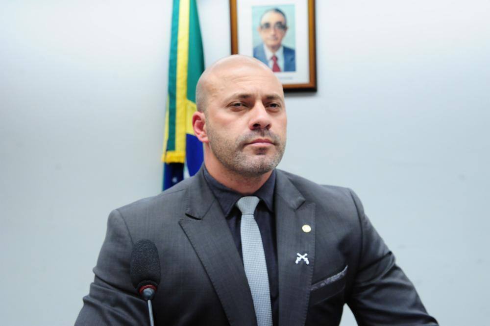 Daniel Silveira (PTB-RJ) se registrou para disputar uma vaga ao Senado pelo Rio de Janeiro