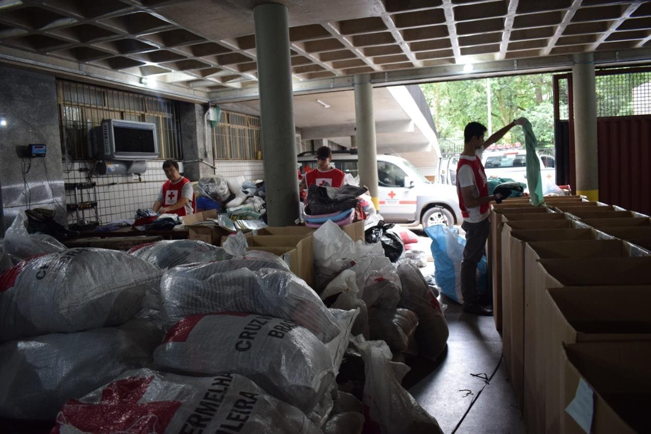 Cruz Vermelha recebe doações para pessoas desabrigadas pela chuva em Minas Gerais