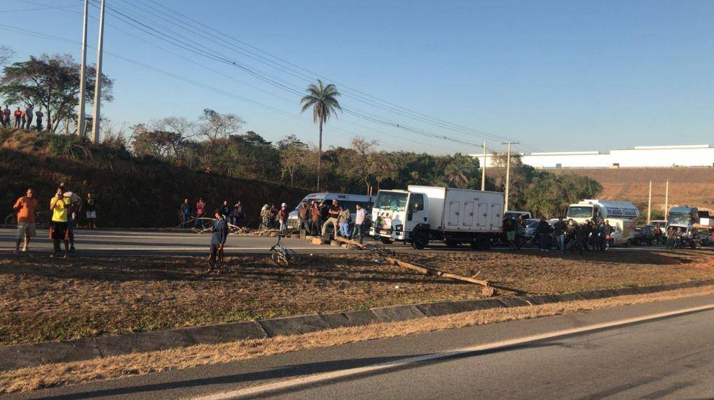 Pistas permaneceram fechadas ao longo de quase duas horas, na altura de Juatuba