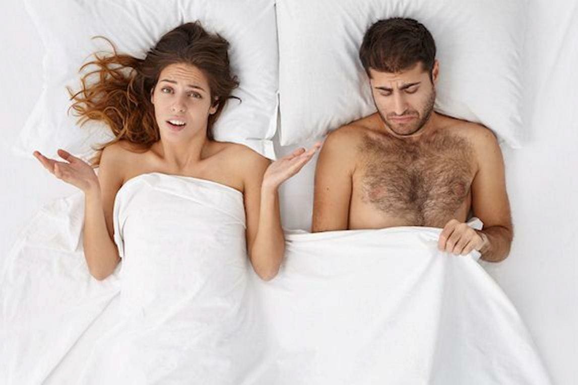 Para alguns casais, masturbação é encarada como traição ou substituição do encontro sexual