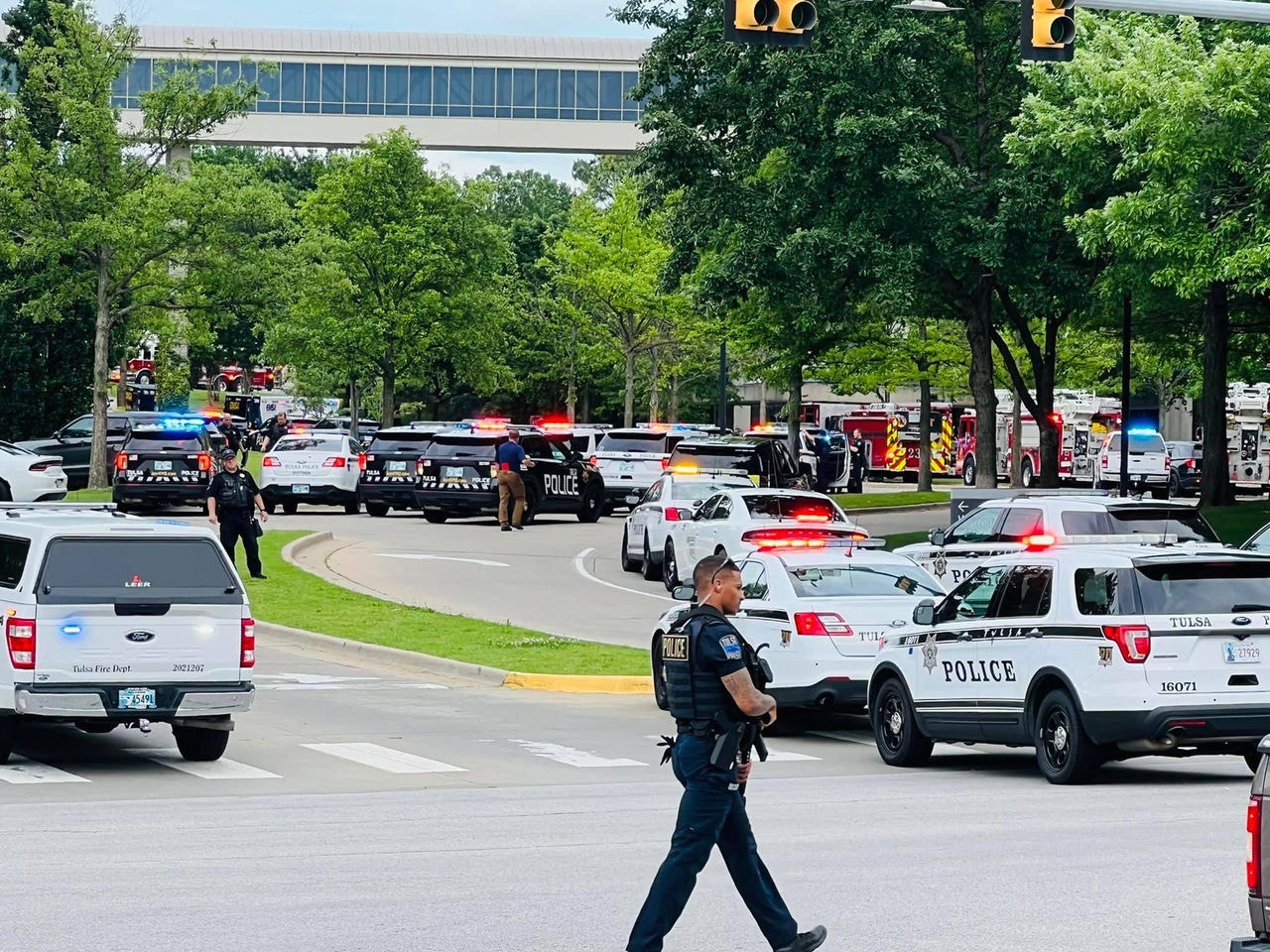 Vários policiais foram mobilizados após ataque em centro médico de Tulsa