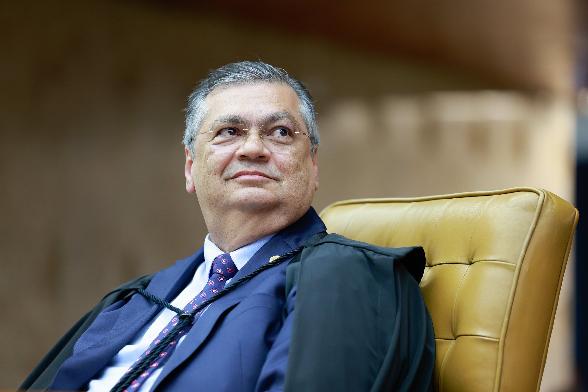 Flavio Dino decidiu que que ordens judiciais e executivas de governos estrangeiros só têm validade no Brasil se confirmadas pelo Supremo