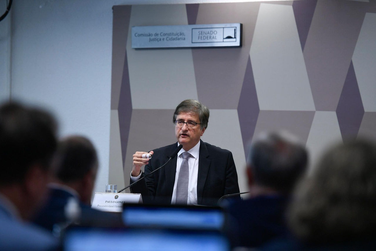 À mesa da CCJ do Senado, em pronunciamento, o indicado para exercer o cargo de Procurador-Geral da República, Paulo Gustavo Gonet Branco