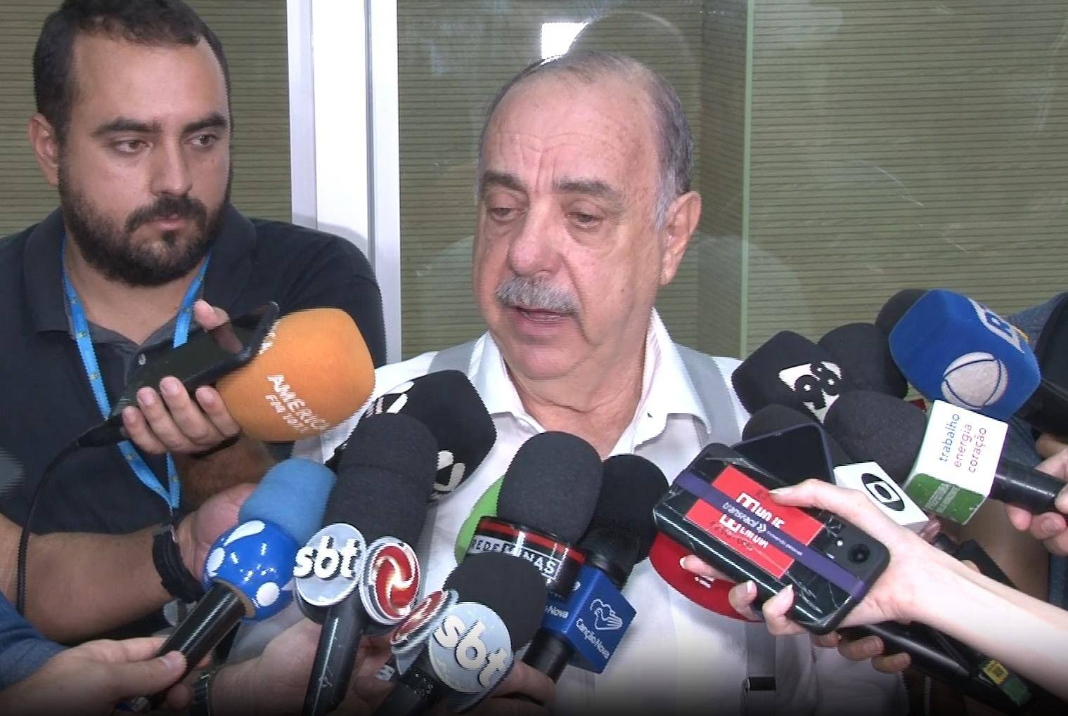 O prefeito Fuad Noman concedeu entrevista coletiva para detalhar as ações da PBH após as fortes chuvas que atingiram a cidade