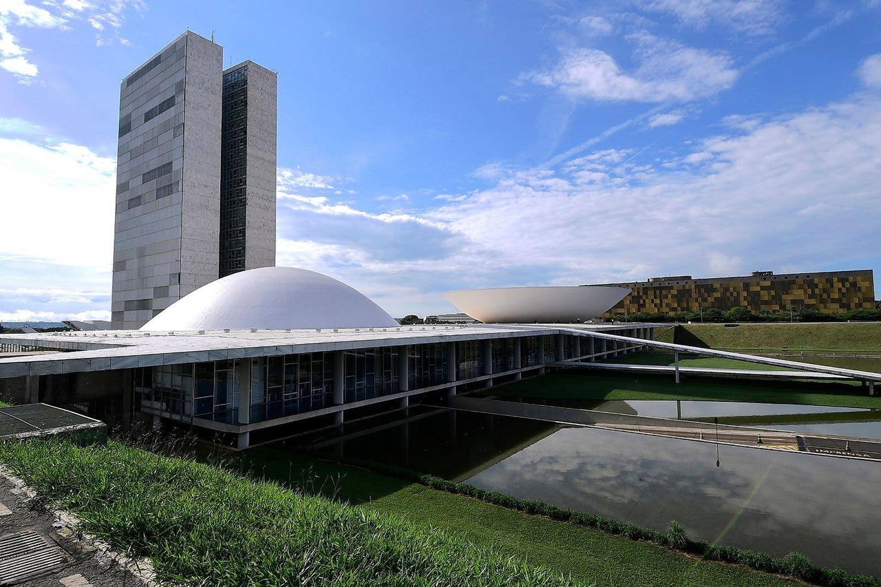 Prédio do Congresso Nacional em Brasília (DF), com as cúpulas do Senado Federal e da Câmara dos Deputados