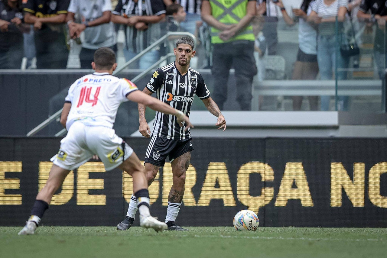 Novo vínculo de Rubens com Atlético vai até 2027