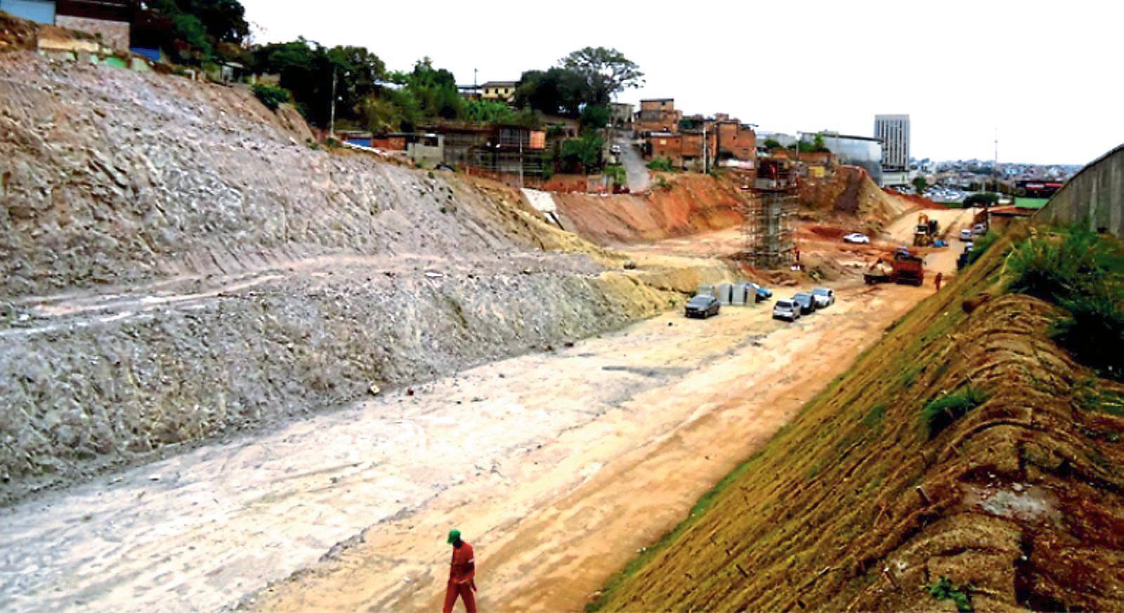 Obras da Via 710, em Belo Horizonte, encontra-se, segundo a prefeitura, com 85% concluído e deve ser terminar neste ano