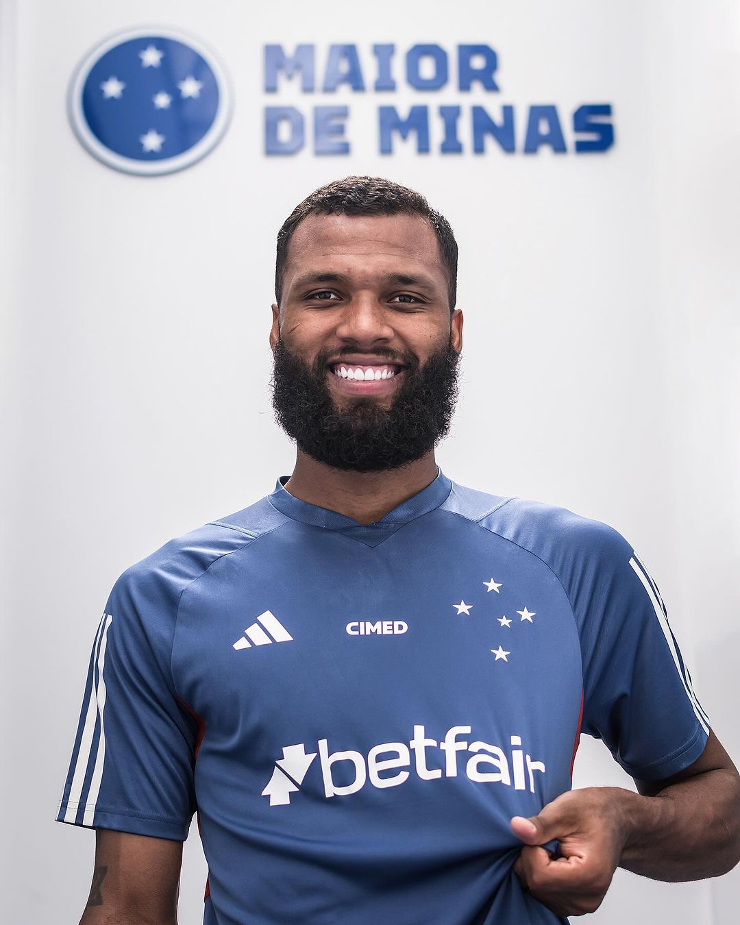 Atacante Thiago irá tratar de uma lesão na Toca da Raposa 2