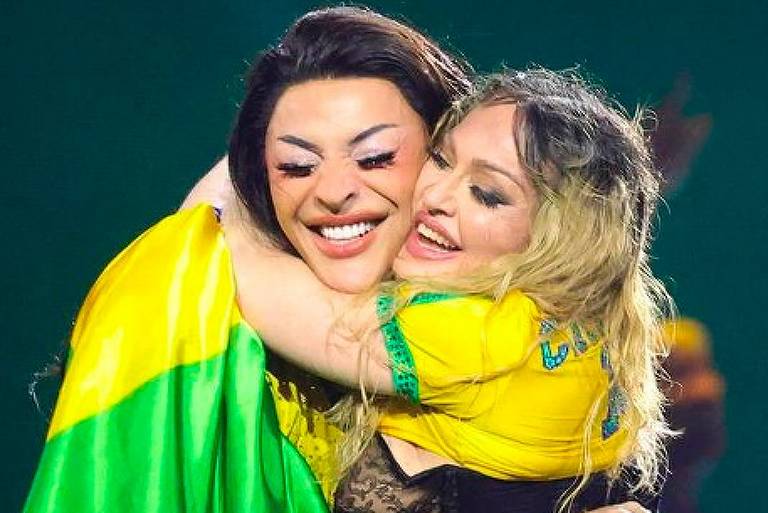 Madonna e Pabllo Vittar durante apresentação em Copacabana 