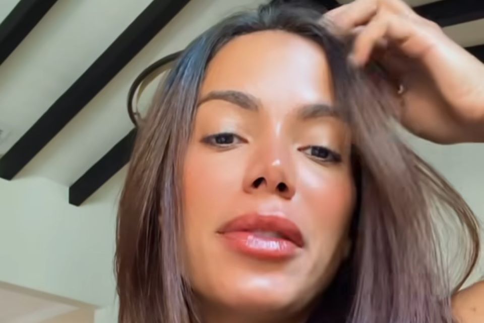Cantora Anitta