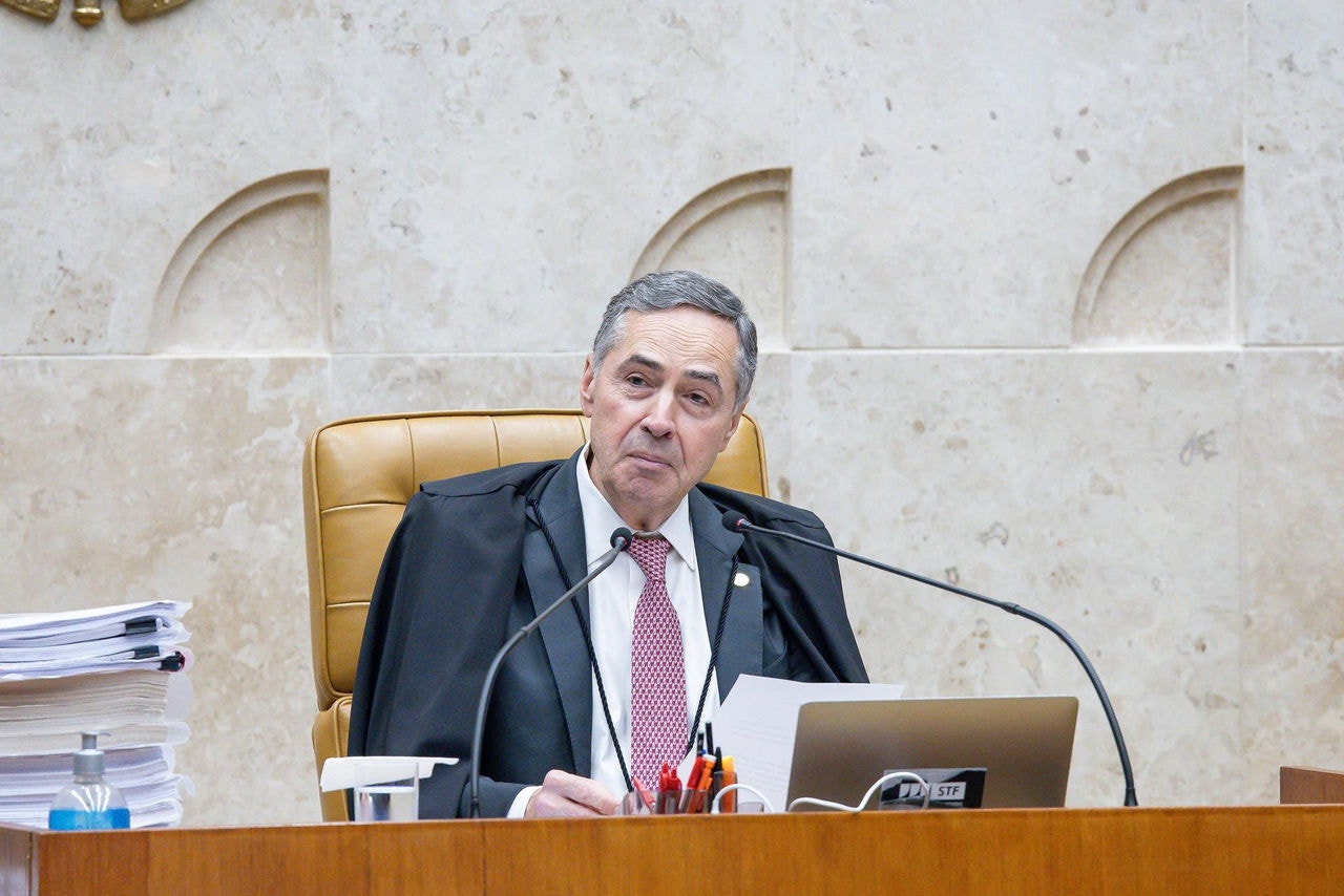 Após pedir vista, o ministro Luís Roberto Barroso votou a favor da ampliação do alcance do foro privilegiado
