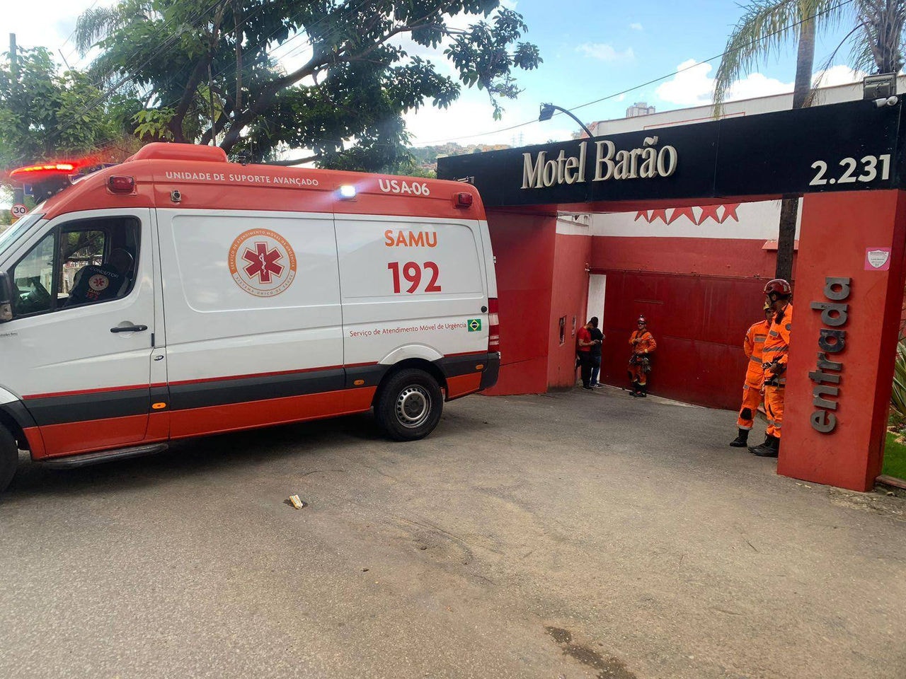 Movimentação em frente ao motel em BH