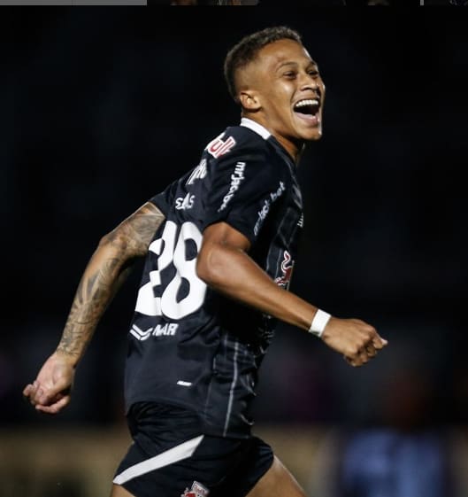 Vitinho fez o gol da vitória do Bragantino contra o Corinthians