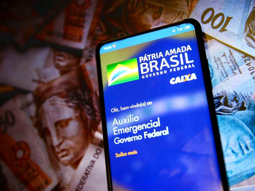 Sete em cada dez não acharam fonte de renda para substituir auxílio emergencial