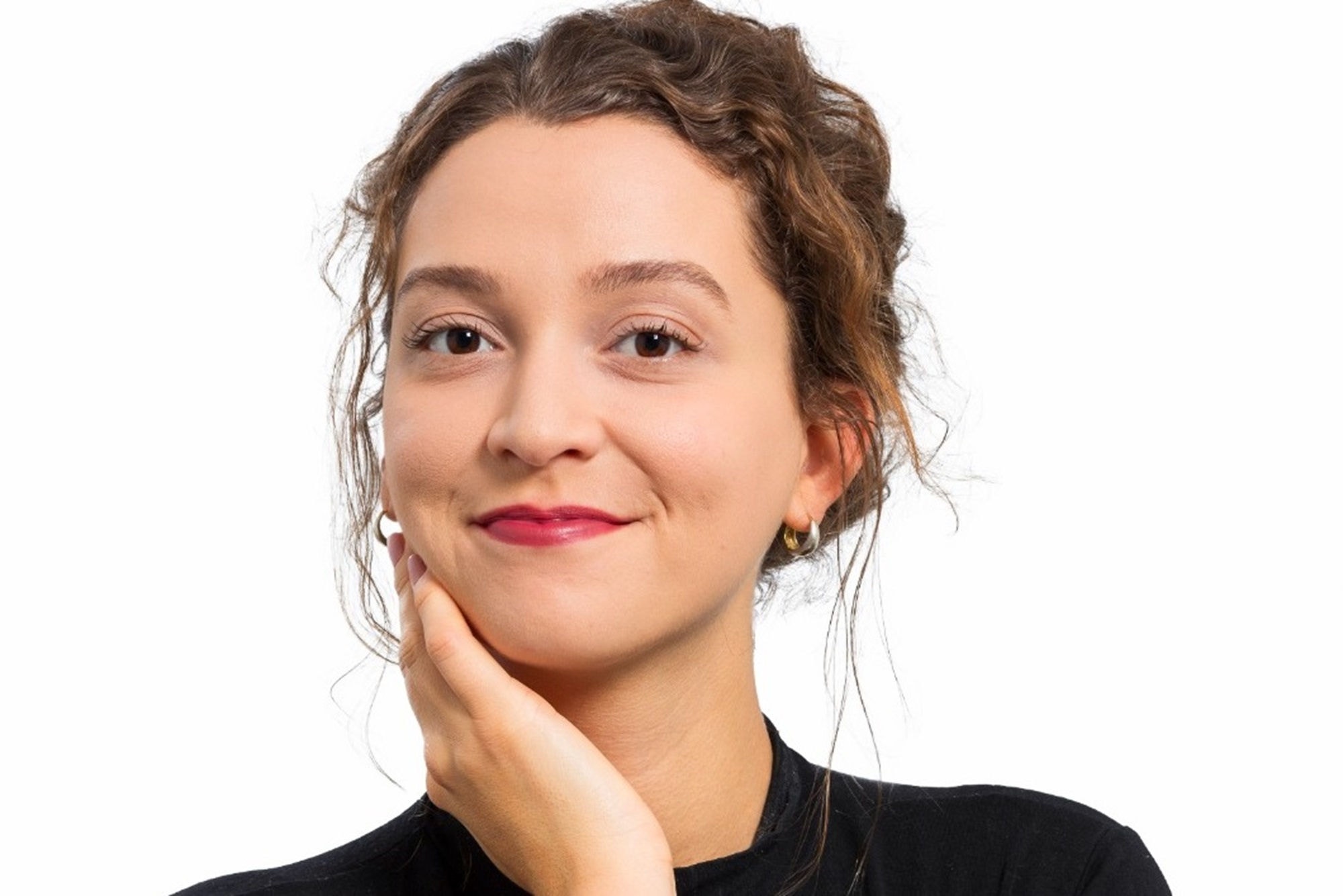 Clara Amorim lança o livro 'Salto' com a mescla de várias formas literárias 