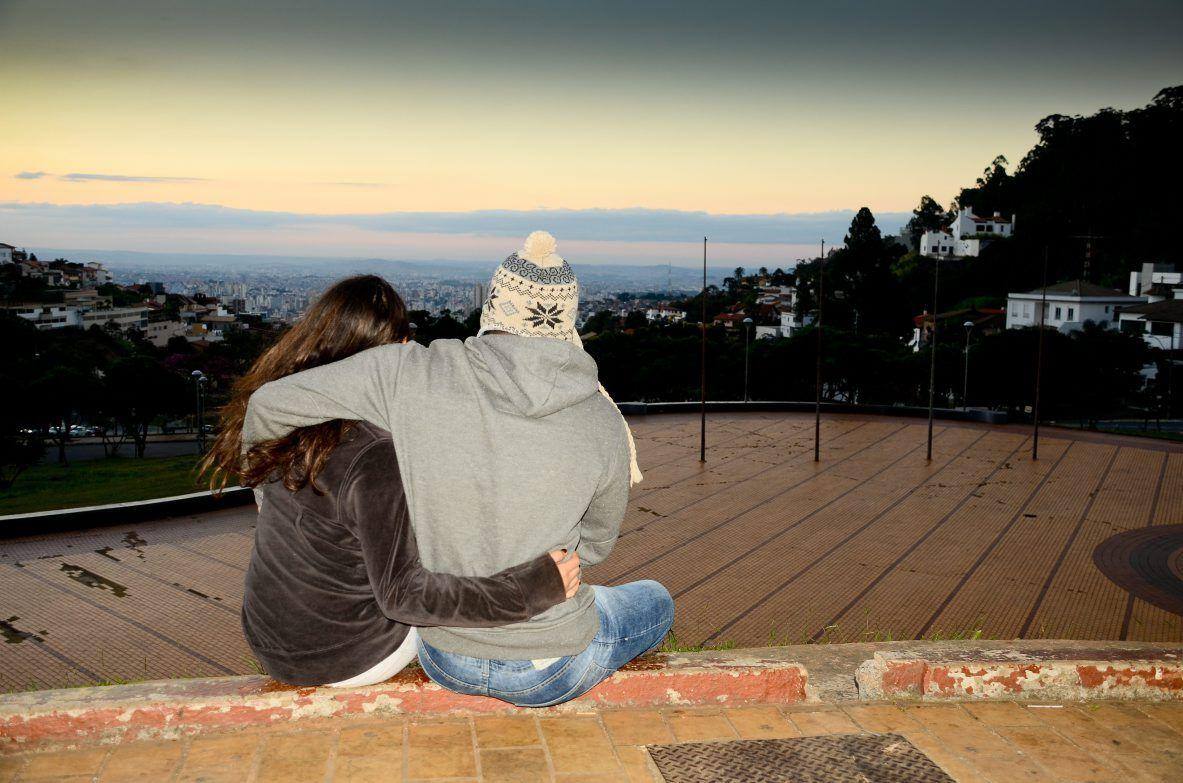 CIDADES /  : Belo Horizonte - MG - Mangabeiras - Praca do Papa e Mirante  Bh teve o dia mais frio nos ultimos cinco anos a sensacao termica e de 5 graus  na foto 
 Foto : Joao Godinho / O Tempo 14062016