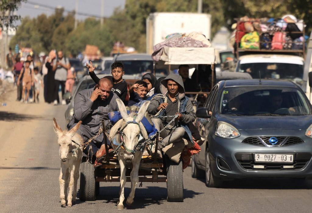 Palestinos indo para o Sul da Faixa de Gaza