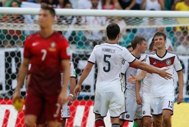 Müller foi o grande nome da partida em Salvador, enquanto Cristiano Ronaldo passou em branco