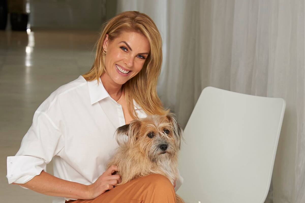 Ana Hickmann e o cachorro Joaquim