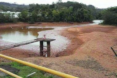 Represa de São Bartolomeu, em Viçosa, atende a 30% da população e só tem água suficiente até dia 30 de setembro