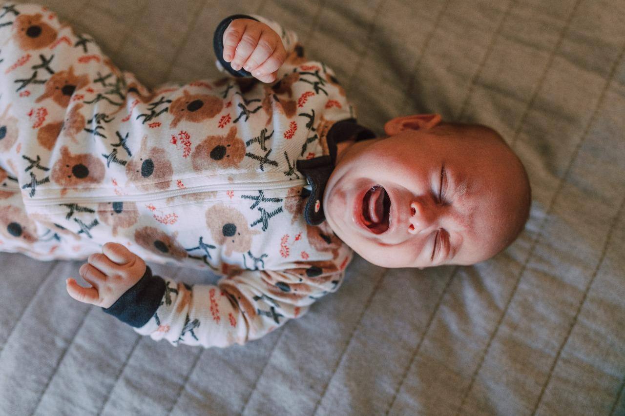 O choro de dor do bebê é mais longo, mais alto e mais estridente, segundo o estudo
