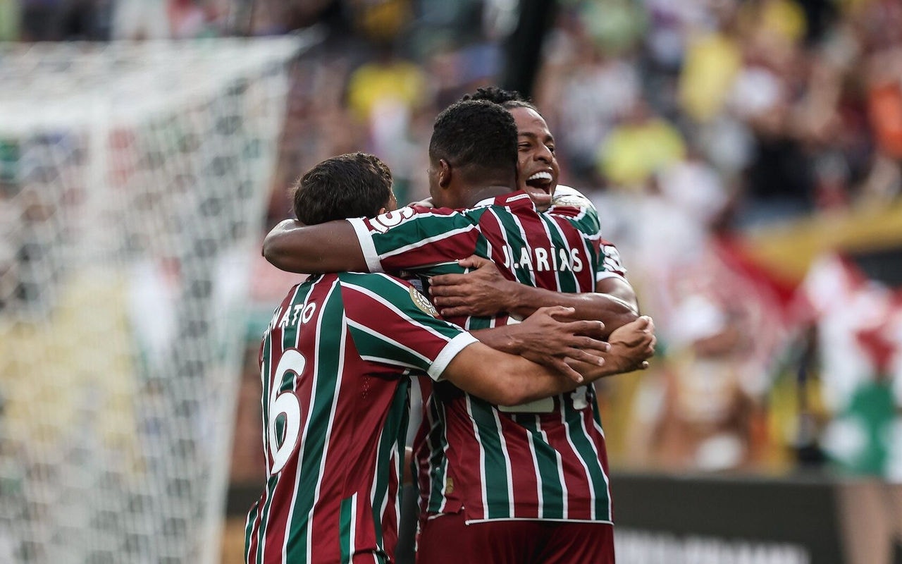 Jogadores do Fluminense comemorando gol contra o Ulsan (Foto: Lucas Merçon/FFC)