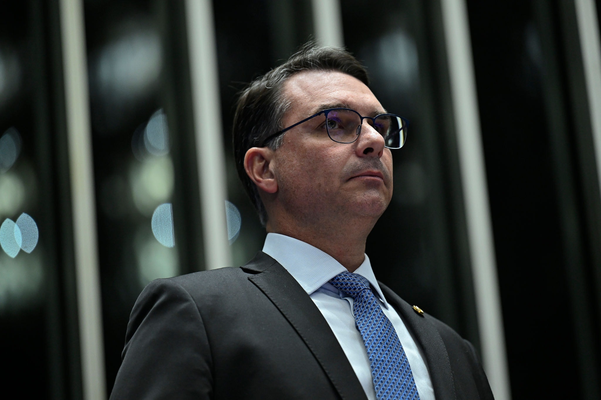 Plenário do Senado Federal durante sessão deliberativa ordinária. Ordem do dia. 

Na pauta, a deliberação de indicados a embaixadores e dos demais itens constantes da pauta publicada pela Secretaria-Geral da Mesa. 

Em destaque, senador Flávio Bolsonaro (PL-RJ).

Foto: Andressa Anholete/Agência Senado