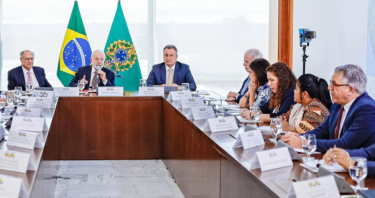 Presidente Lula se reuniu com ministros para discutir a questão do garimpo ilegal na terra indígena Yanomami nesta terça-feira (9)