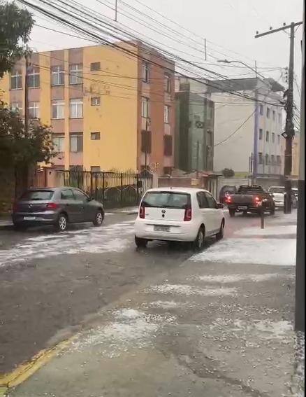 Chuva de granizo - martelinho de ouro