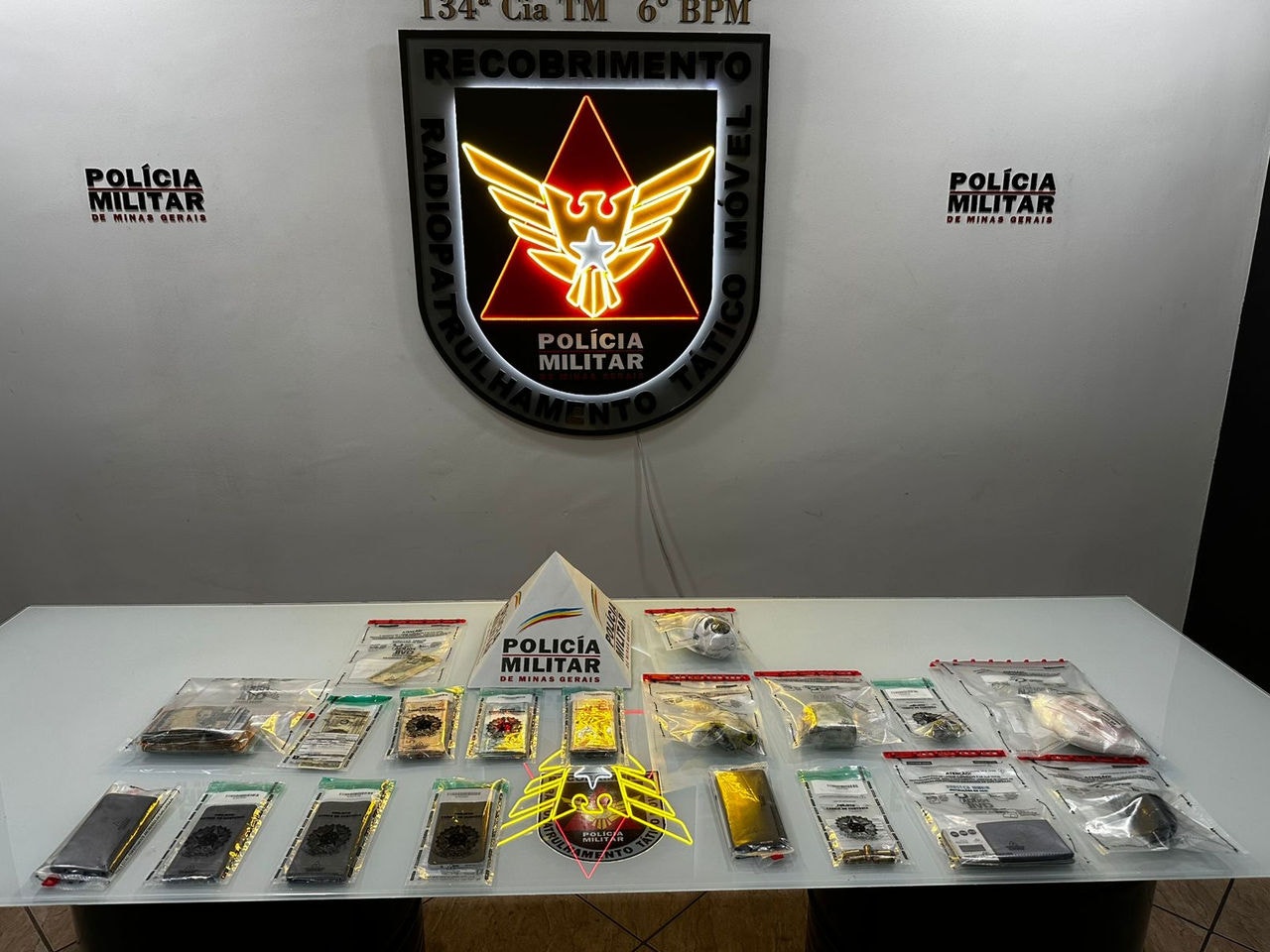 Materiais foram apreendidos pela polícia