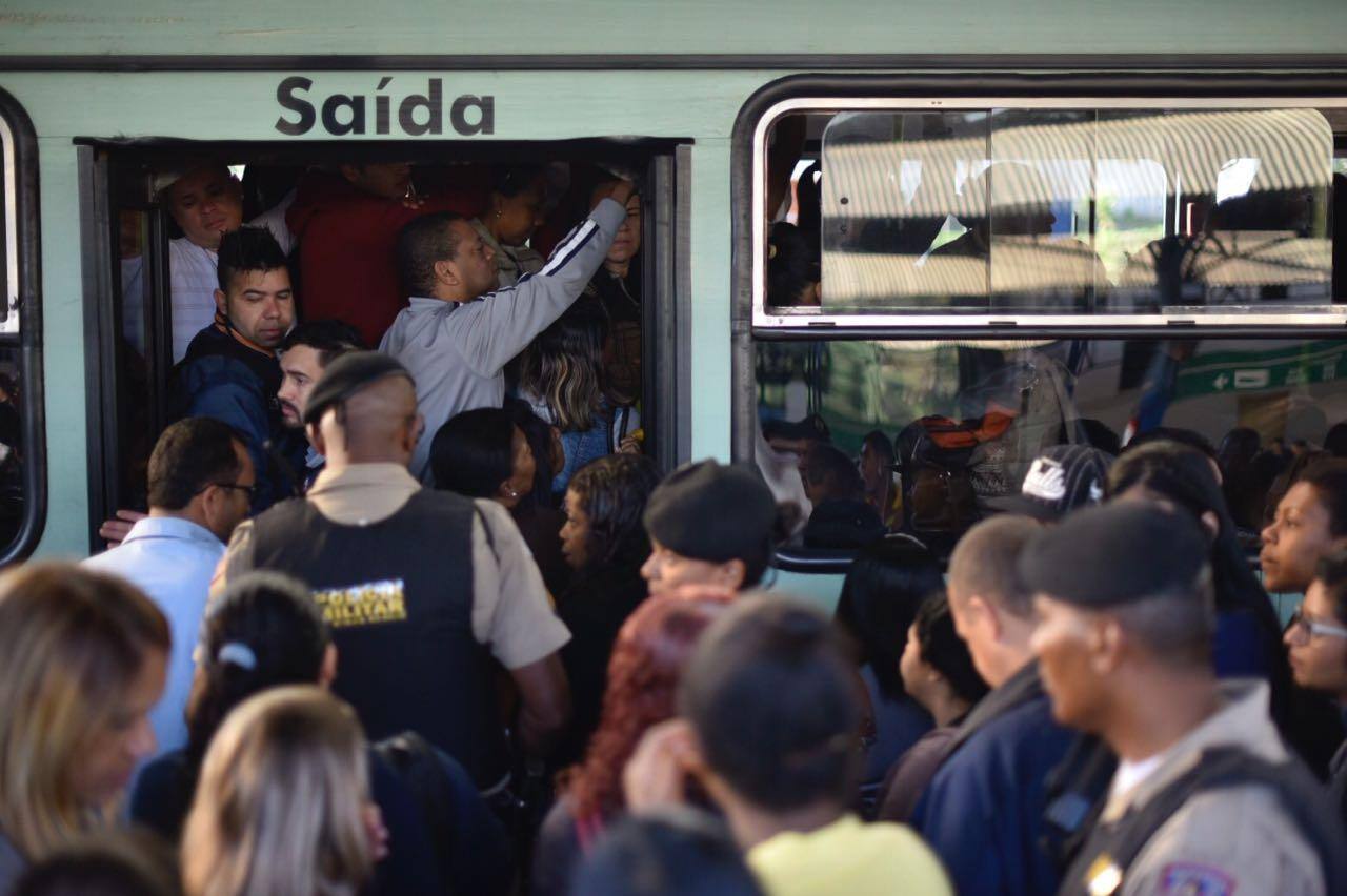 ônibus lotado