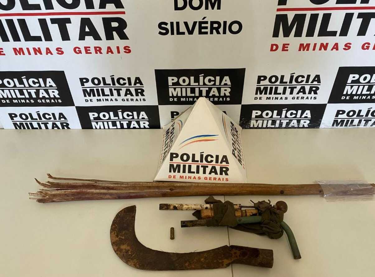 Objetos foram localizados pela PM
