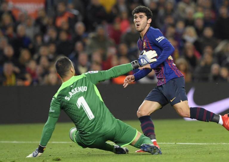 Barcelona bate Villarreal e assume topo provisório