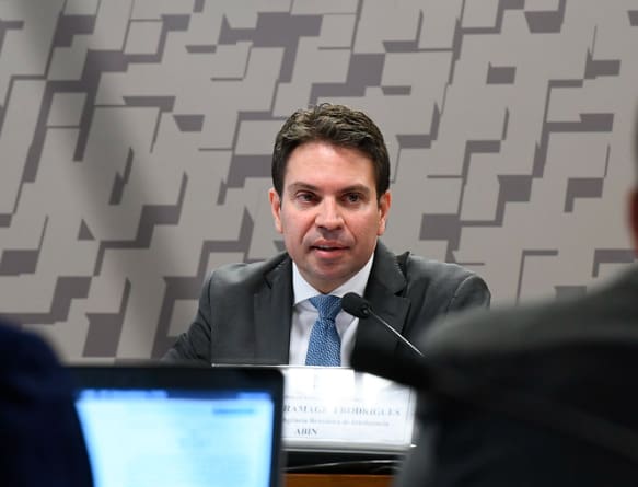 O deputado federal Alexandre Ramagem (PL-RJ), alvo de um mandado de busca e apreensão pela Polícia Federal na quinta-feira (25)