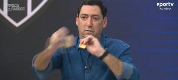 Paulo Vinicius Coelho rasgou a nota de R$ 20 ao vivo, em programa do Sportv