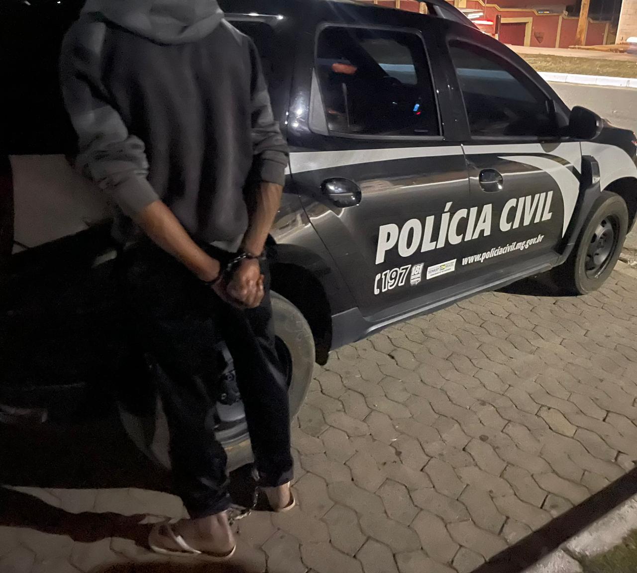 Homem de 42 anos preso após matar a companheir a pauladas