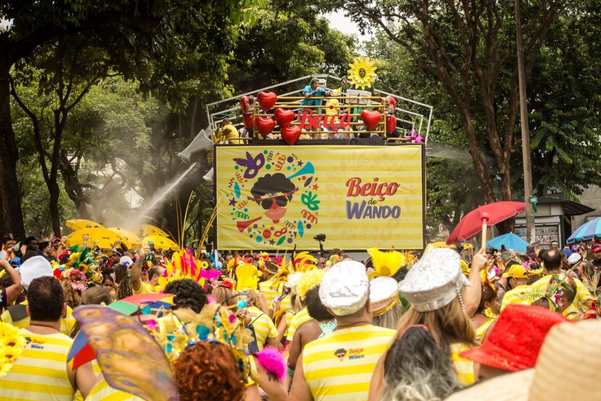 Conhecido e amado pelos belo-horizontinos, o bloco Beiço do Wando vai além do carnaval e ganha seu próprio arraiá na capital mineira