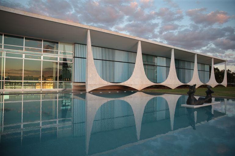 Palácio da Alvorada e Palácio do Planalto terão moedas recolhidas para os cofres da União.