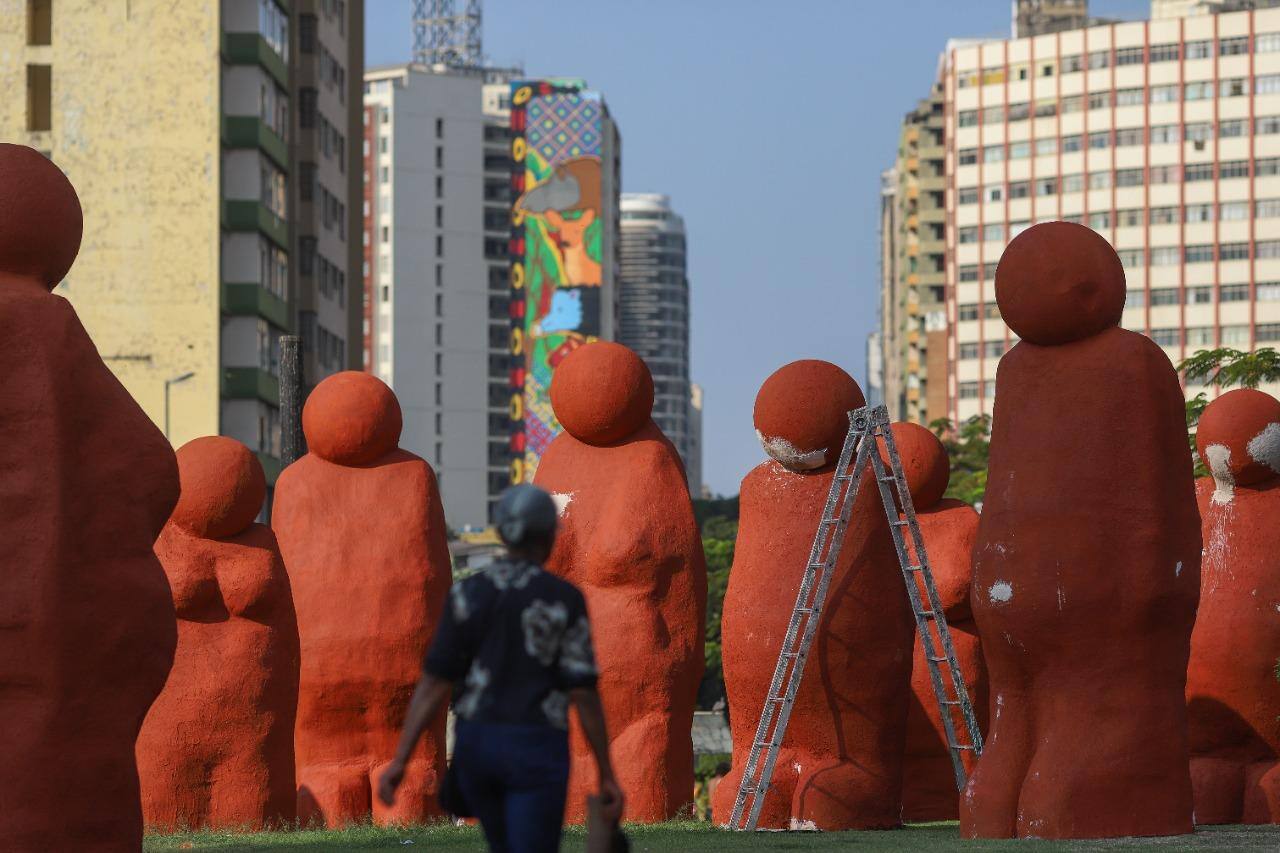 Instalação 'Levante', da artista baiana Selma Calheira, marca a abertura do Cura em 2022