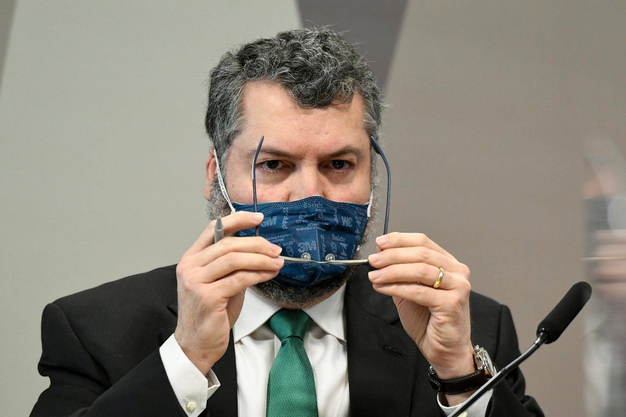 Ernesto Araújo afirma que Itamaraty não atuou na compra da Coronavac