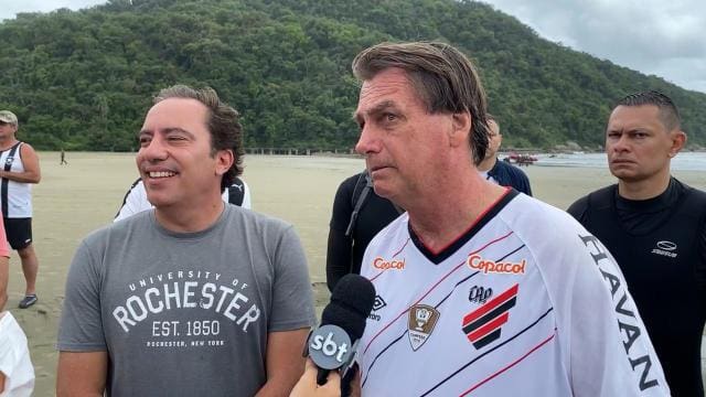 Bolsonaro falou a apoiadores em Praia Grande, no litoral de São Paulo