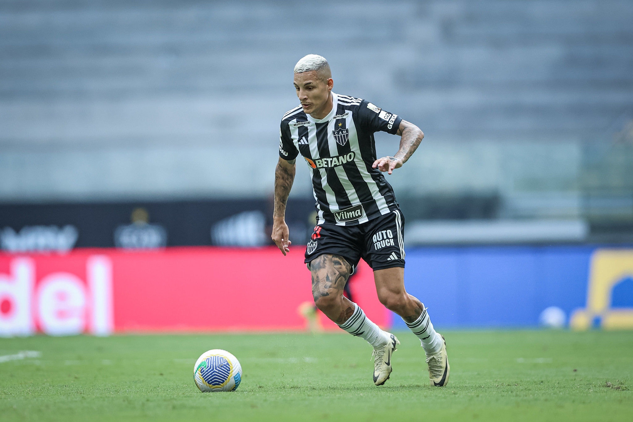 De férias nos EUA, Guilherme Arana teve a casa invadida em BH