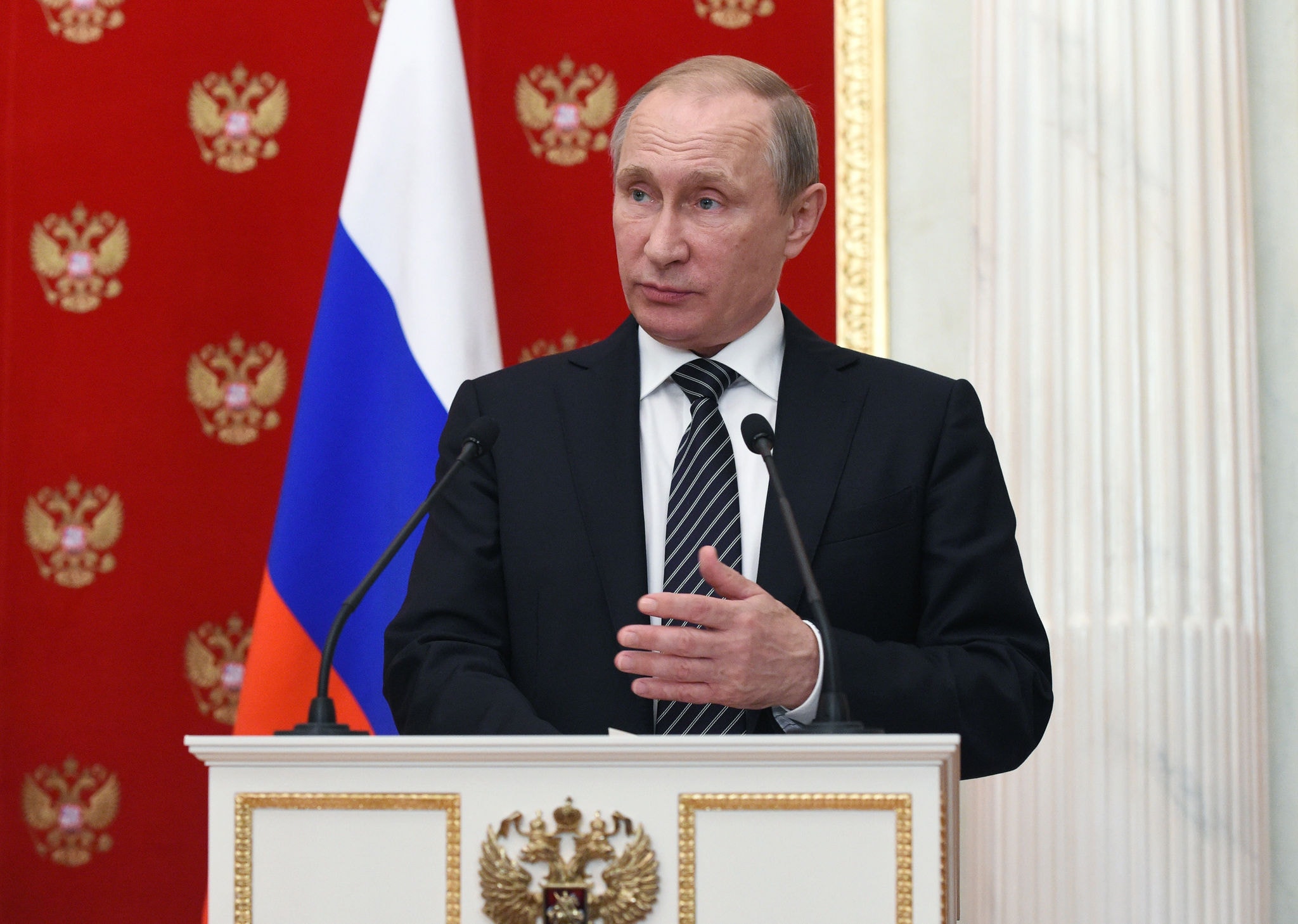 Vladimir Putin afirmou que aceita negociar a paz, mas reunião tem que acontecer em Moscou
