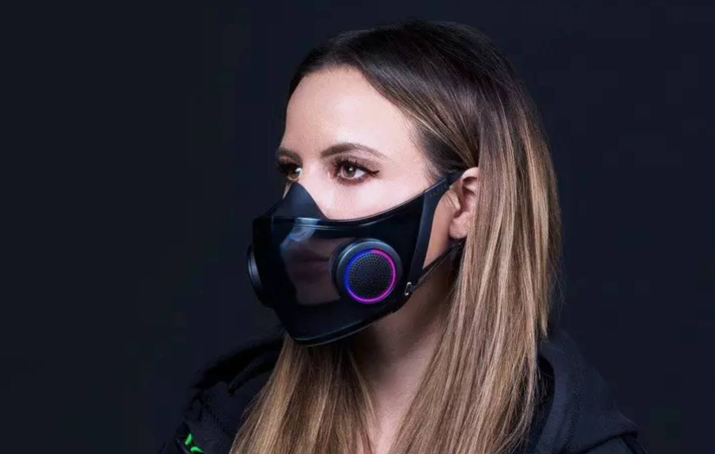 Razer cria máscara gamer contra Covid-19 com luz neon, amplificador e respirador