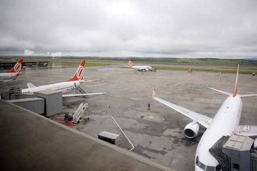 Aeroporto de Confins volta a funcionar, mas opera por instrumentos