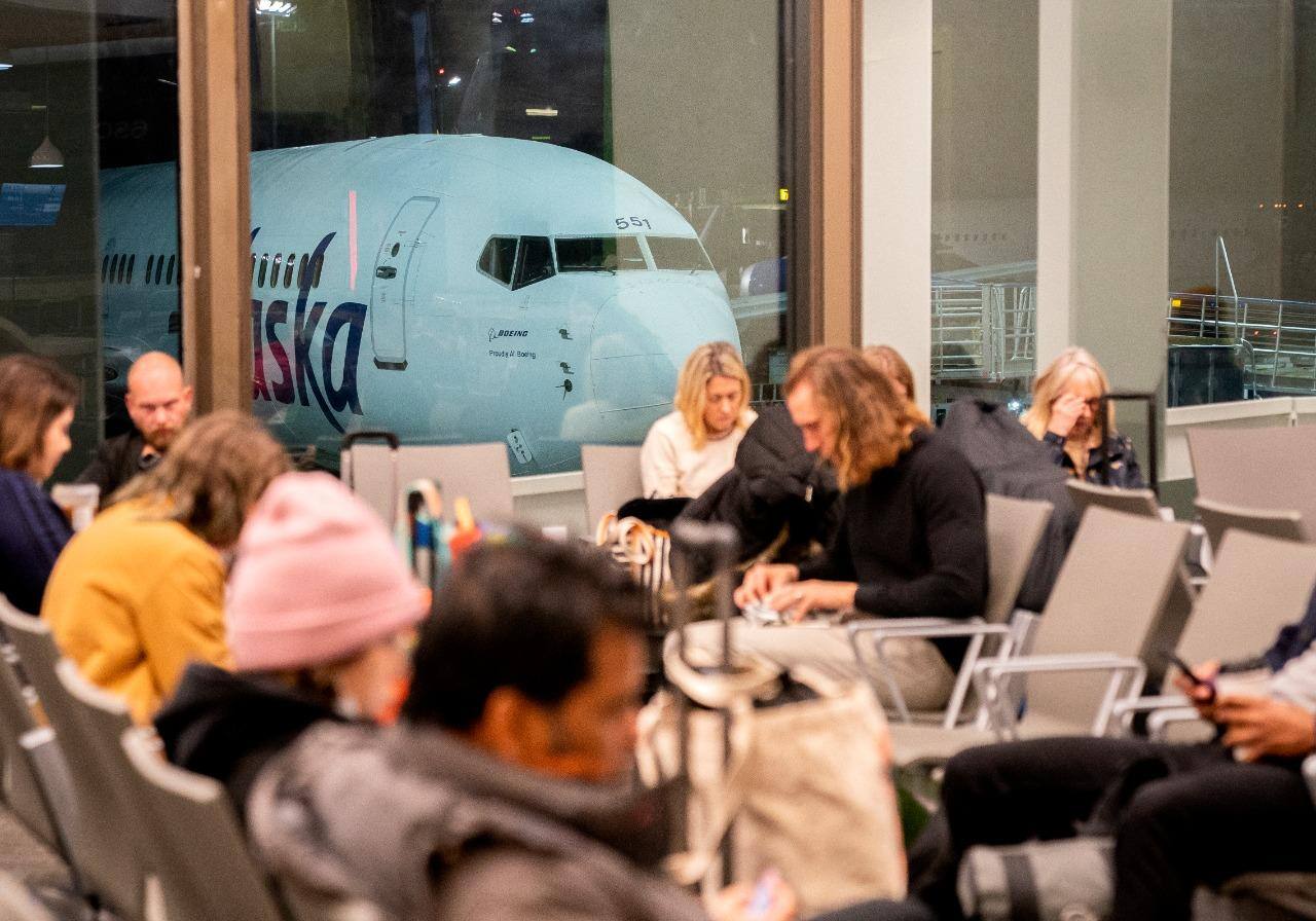 Muitos passageiros precisaram esperar por longo tempo nos aeroportos