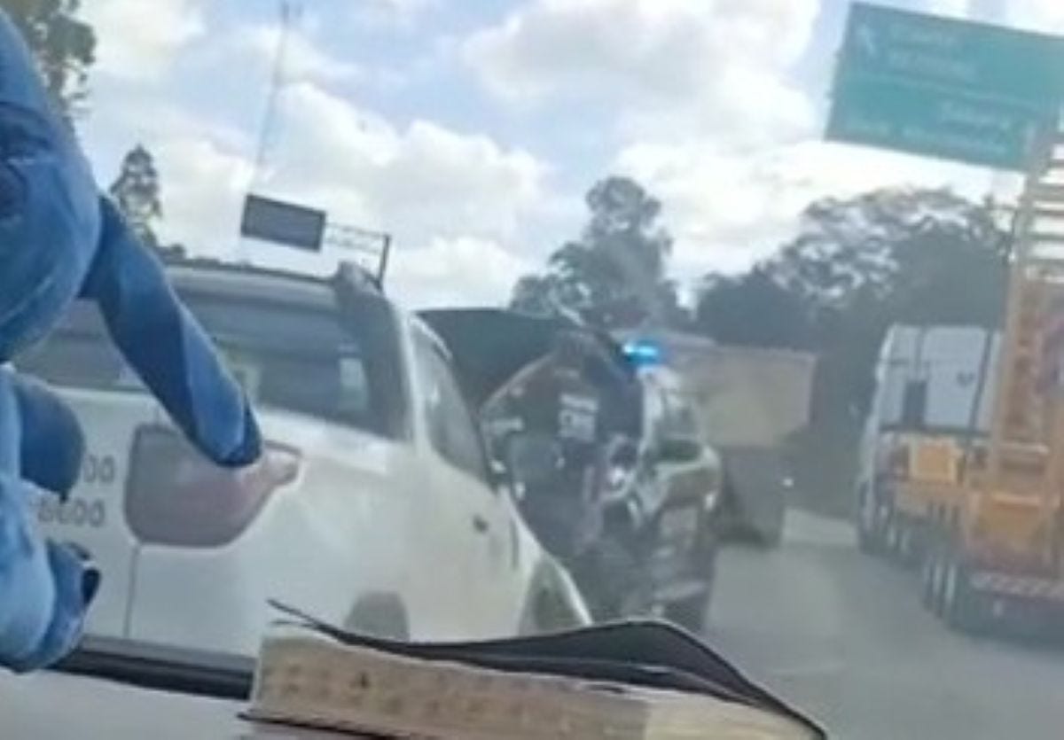 Viatura da Polícia Civil se envolve em acidente na BR-381, em Caeté 
